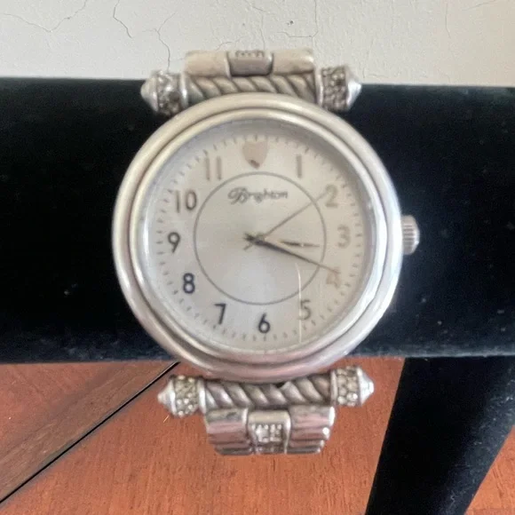 Silver Plated Watch Women’s Elegant bracelet timepiece Brighton New Battery - Picture 3 of 6